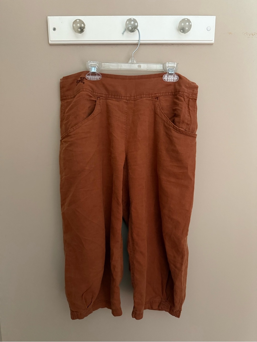 Arc'teryx Rust Brown Capri Pants